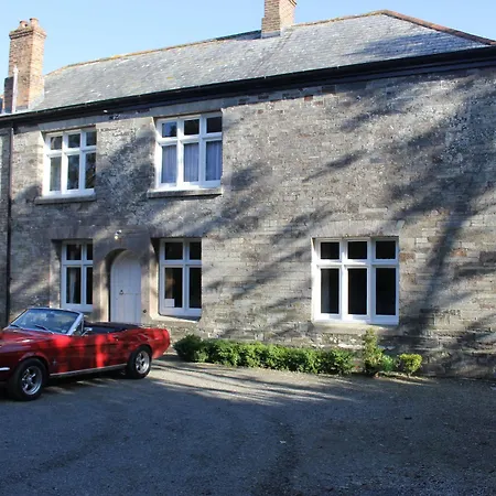 Costislost House